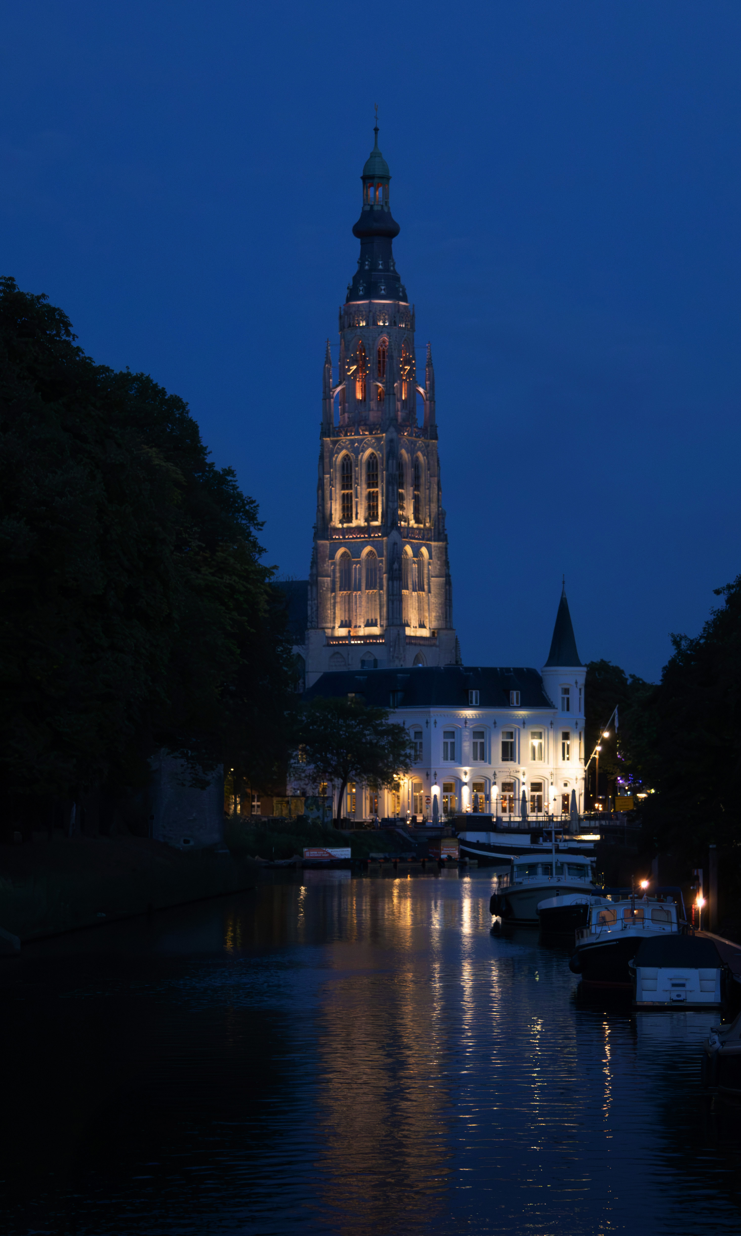De Grote Kerk in Breda, ter illustratie bij het regionale nieuws